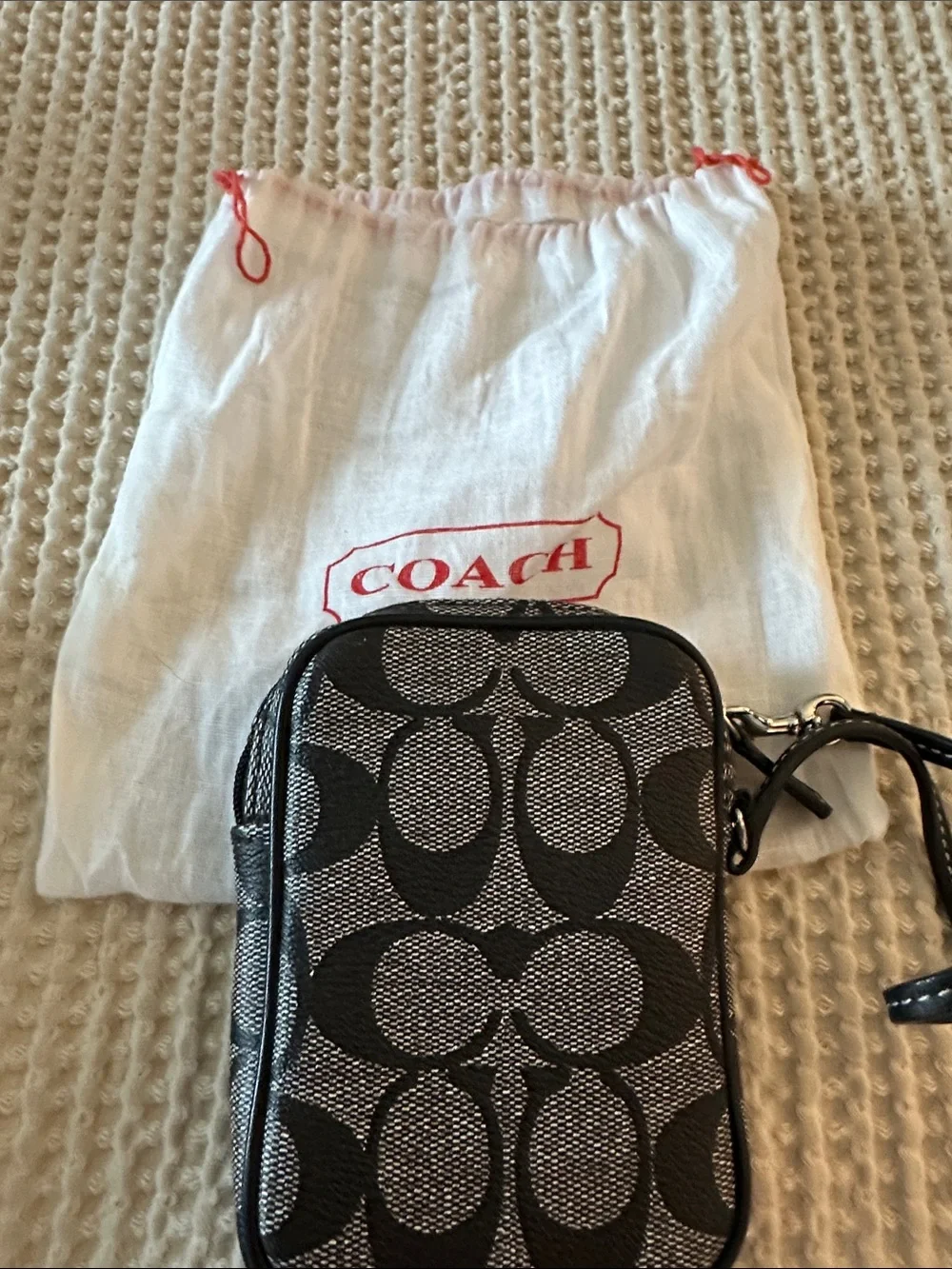 Trendy Y2K Coach Signature Pouch / Wristlet Case